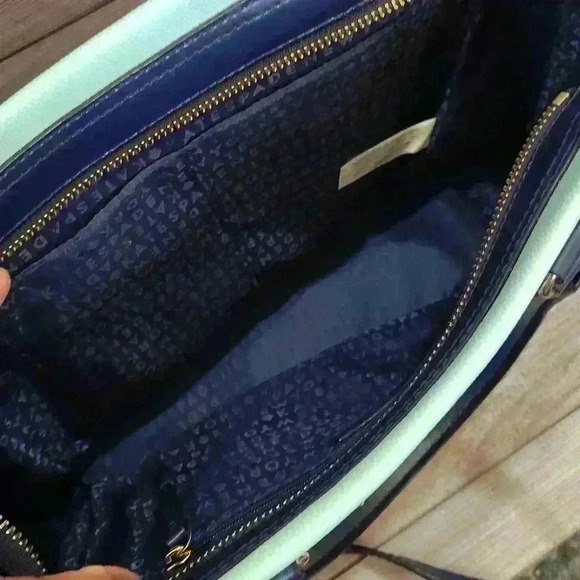 Stripe Purse with detachable Strap - Picture 5 of 12